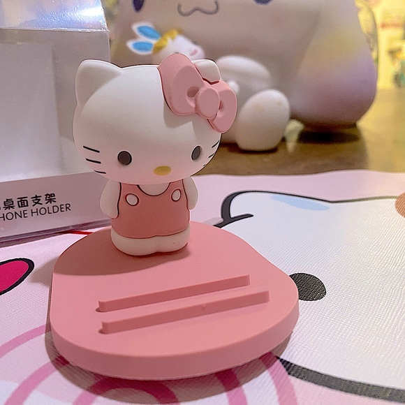 Hello Kitty phone stand - Picture 1 of 5